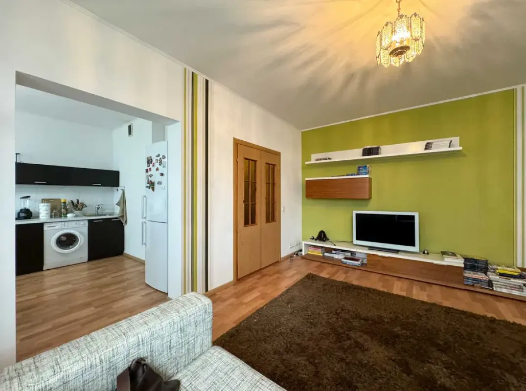 Продаж 3 кімнатної квартири 95 кв. м, Миколи Бажана просп. 16