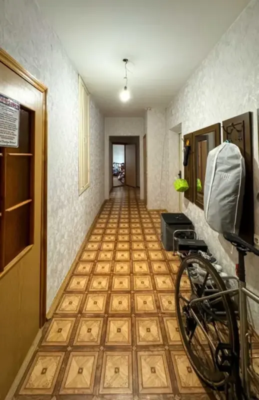 Продаж 3 кімнатної квартири 95 кв. м, Миколи Бажана просп. 16