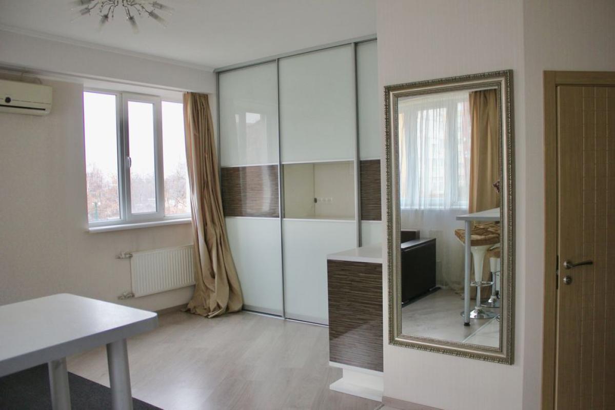 Long term rent 1 bedroom-(s) apartment Novooleksandrivska Street 54а к6