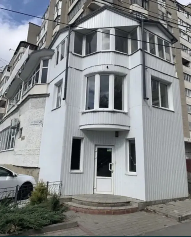 Commercial property for sale - Torhovytsia Street 7