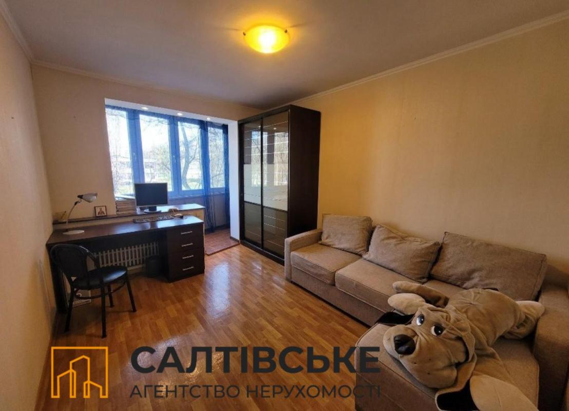 Продаж 3 кімнатної квартири 64 кв. м, Валентинівська вул. (Блюхера) 15б