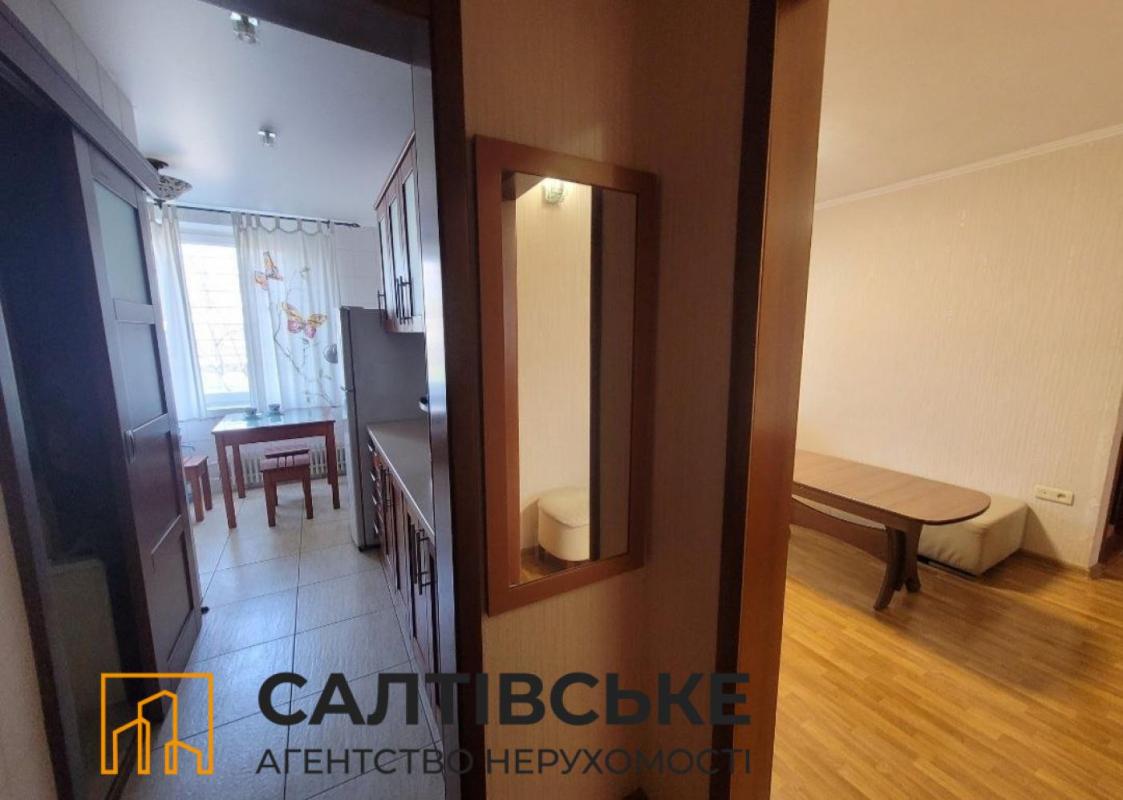 Продаж 3 кімнатної квартири 64 кв. м, Валентинівська вул. (Блюхера) 15б