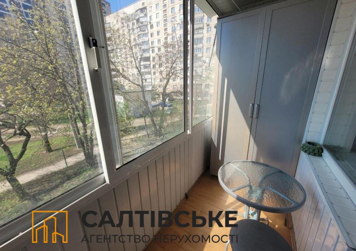 Продаж 3 кімнатної квартири 64 кв. м, Валентинівська вул. (Блюхера) 15б