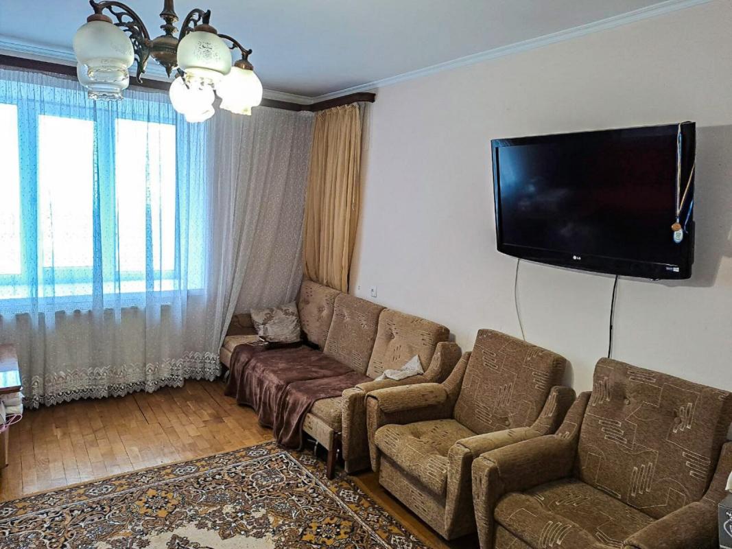 Продаж 3 кімнатної квартири 88 кв. м, Київська вул. 11а