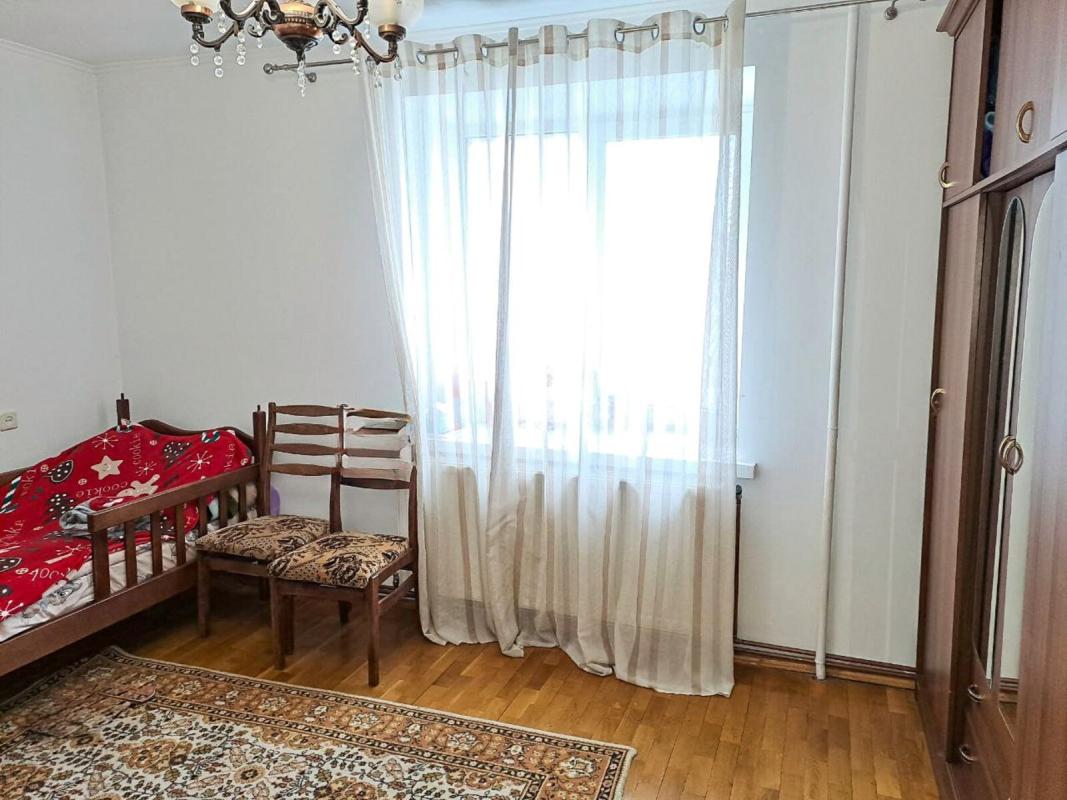 Продаж 3 кімнатної квартири 88 кв. м, Київська вул. 11а