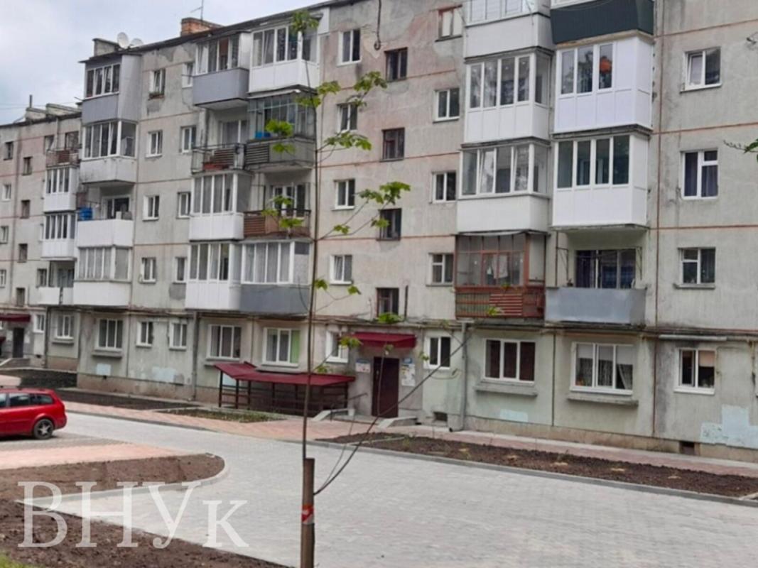 Продаж 1 кімнатної квартири 22.5 кв. м, Лесі Українки вул. 13