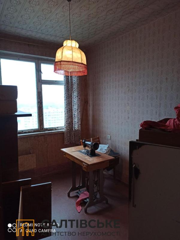 Продаж 2 кімнатної квартири 47 кв. м, Амосова вул. 13