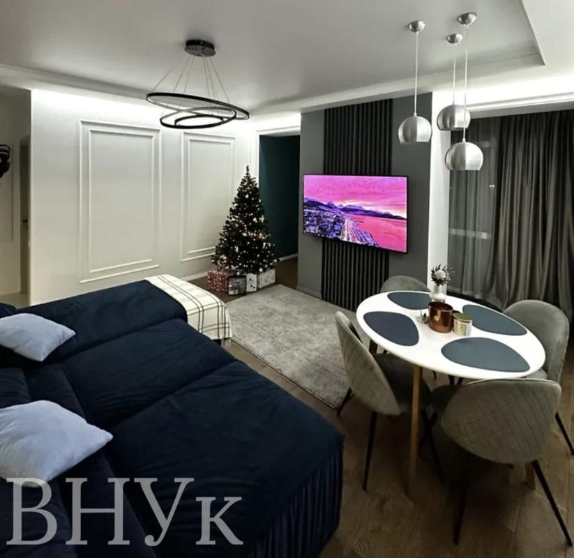 Продаж 3 кімнатної квартири 75 кв. м, Чумацька вул. 1