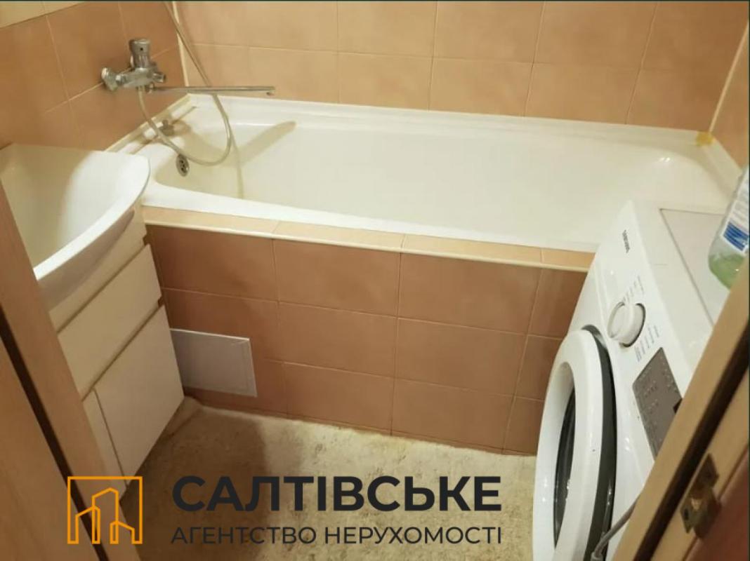 Продажа 2 комнатной квартиры 52 кв. м, Амосова ул. 7