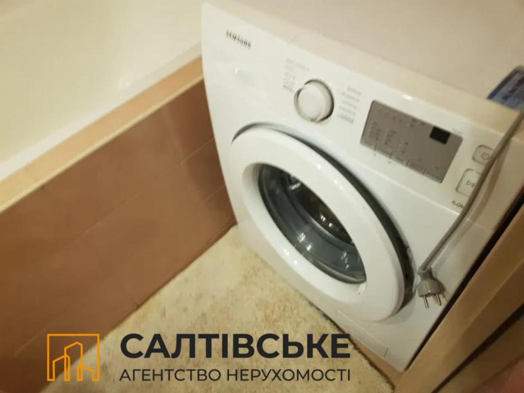 Продажа 2 комнатной квартиры 52 кв. м, Амосова ул. 7