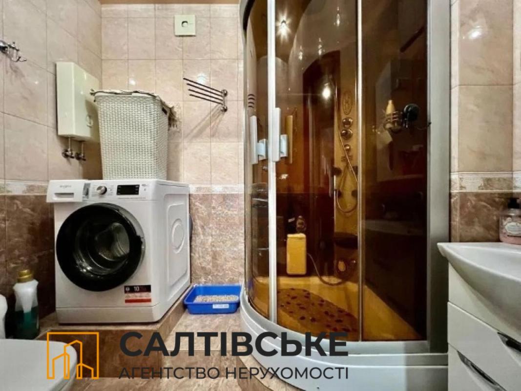 Продажа 3 комнатной квартиры 142 кв. м, Гвардейцев-Широнинцев ул. 27