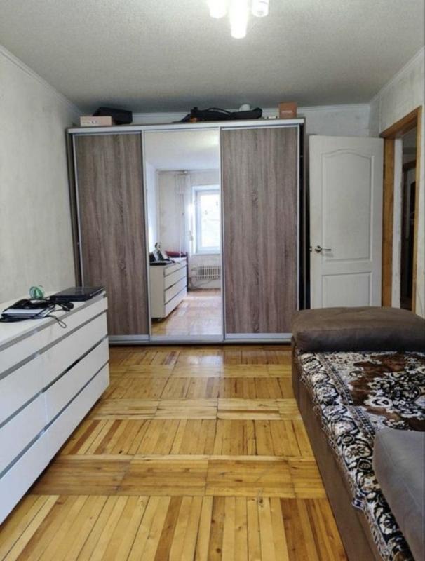 Sale 4 bedroom-(s) apartment 91 sq. m., Hvardiytsiv-Shyronintsiv Street 41