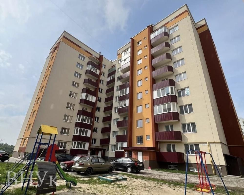 Продаж 3 кімнатної квартири 74 кв. м, Смакули вул.