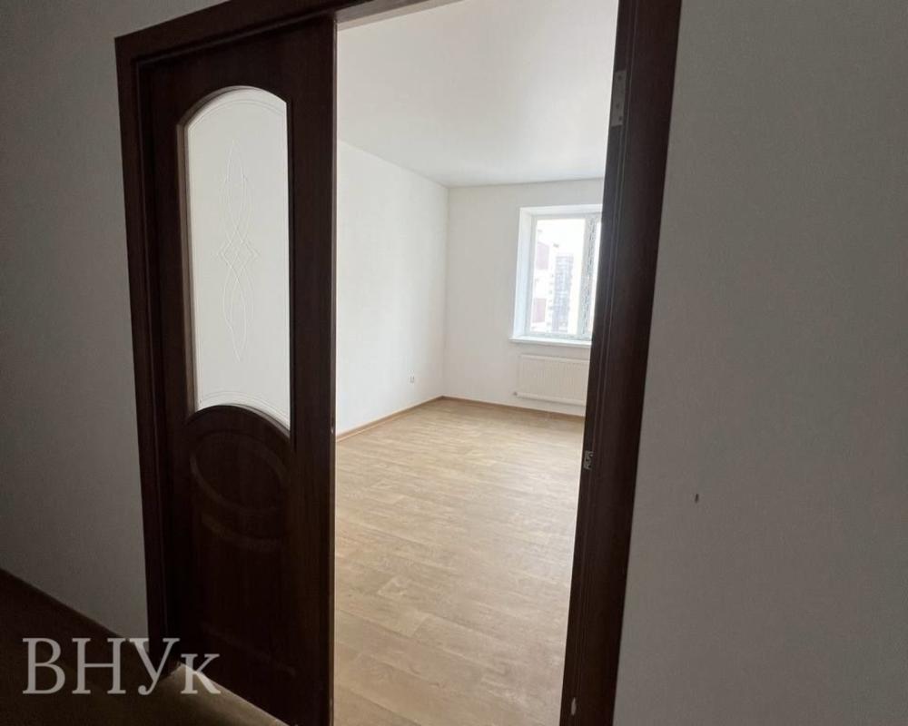 Продаж 3 кімнатної квартири 74 кв. м, Смакули вул.