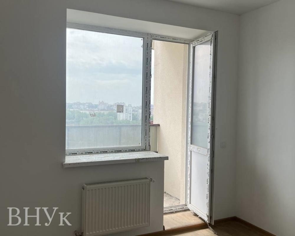 Продаж 3 кімнатної квартири 74 кв. м, Смакули вул.