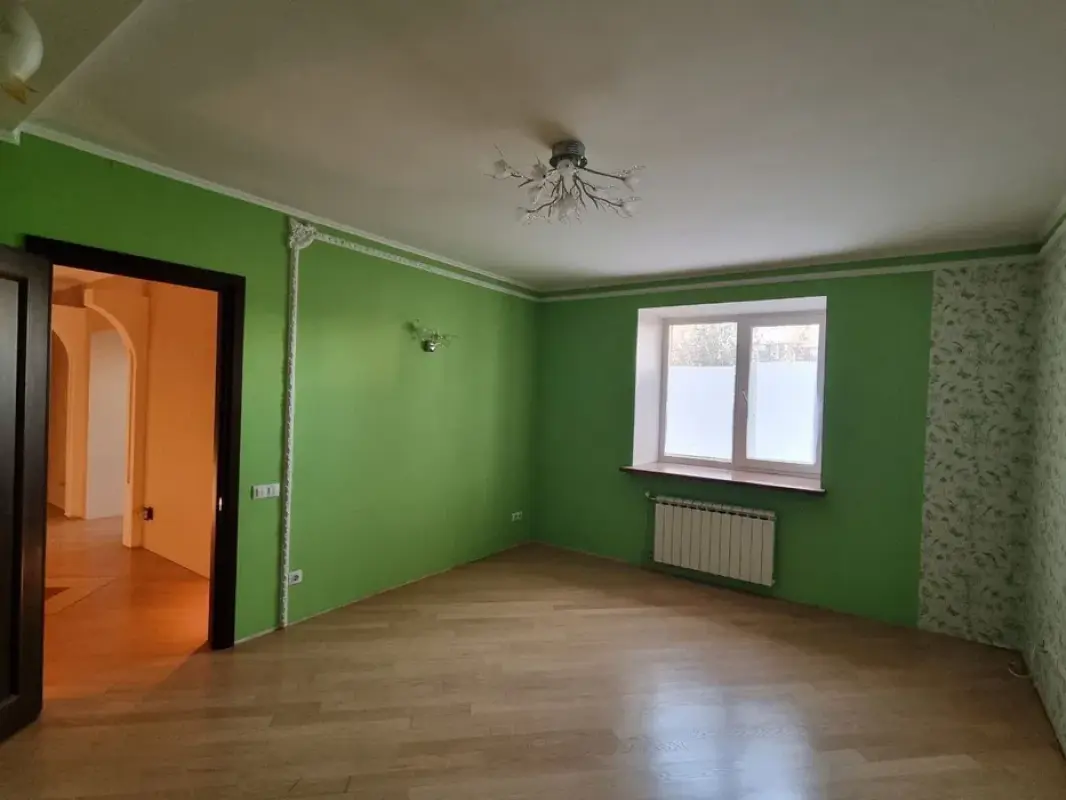 Продажа 2 комнатной квартиры 94 кв. м, Гвардейцев-Широнинцев ул. 27