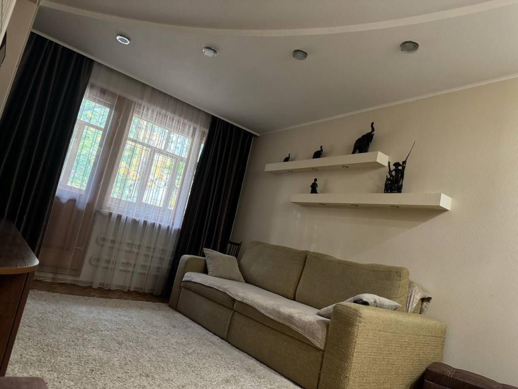 Sale 3 bedroom-(s) apartment 66 sq. m., Hroznenska Street 38