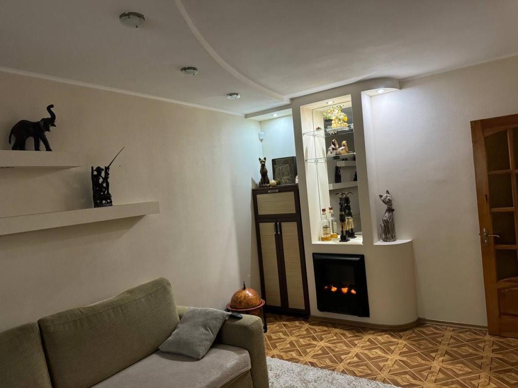 Sale 3 bedroom-(s) apartment 66 sq. m., Hroznenska Street 38