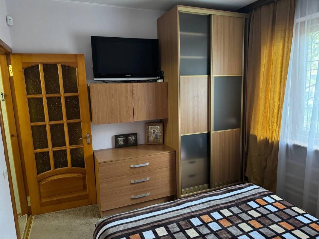 Sale 3 bedroom-(s) apartment 66 sq. m., Hroznenska Street 38