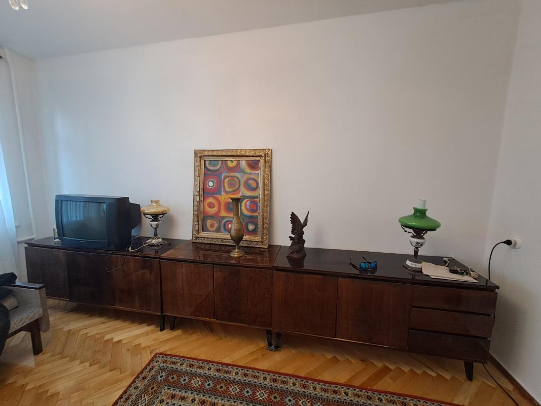 Long term rent 2 bedroom-(s) apartment Shpytalna Street 17