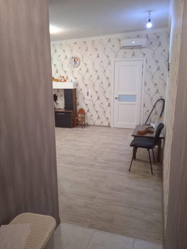 Long term rent 2 bedroom-(s) apartment 12 April Street 36