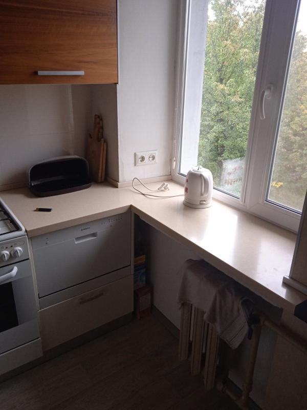 Long term rent 2 bedroom-(s) apartment 12 April Street 36