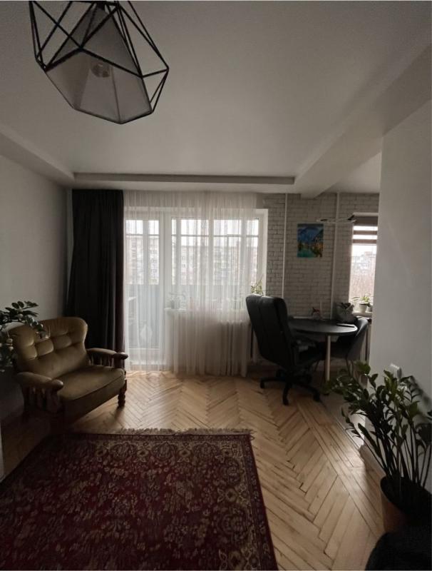 Long term rent 1 bedroom-(s) apartment Niutona Street 123в