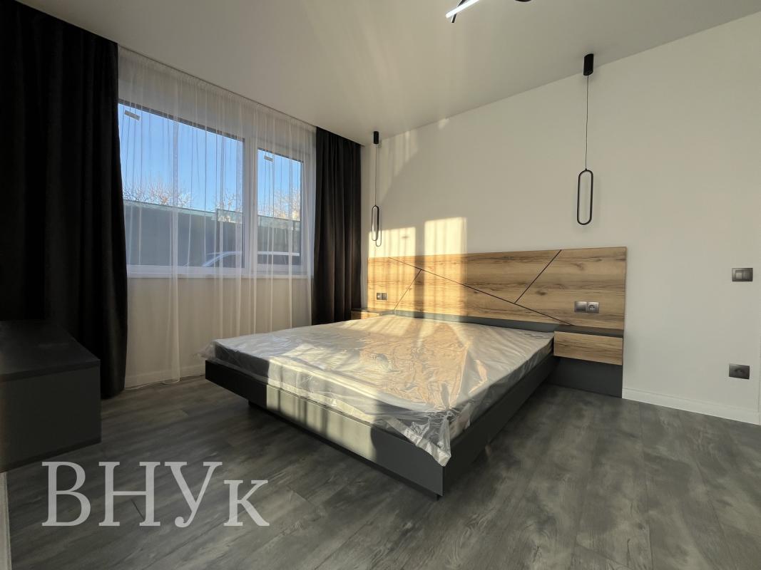 Продаж 1 кімнатної квартири 41 кв. м, Білогірська вул. 12