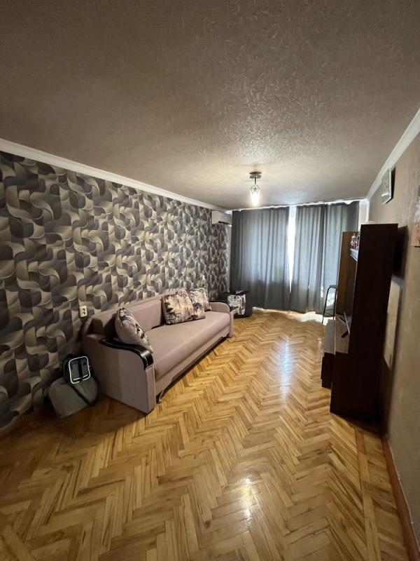 Long term rent 1 bedroom-(s) apartment Zhasminovyi Boulevard (Petra Slynka Street) 13/1