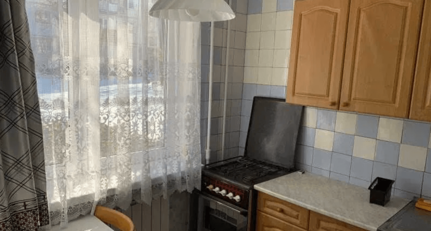 Long term rent 1 bedroom-(s) apartment Derevyanka Street 18