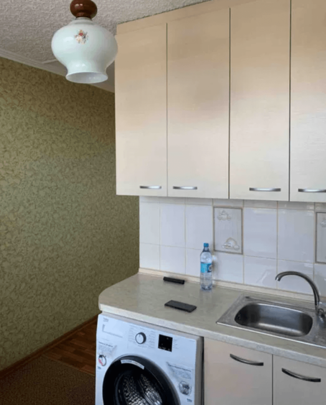 Long term rent 1 bedroom-(s) apartment Traktorobudivnykiv Avenue