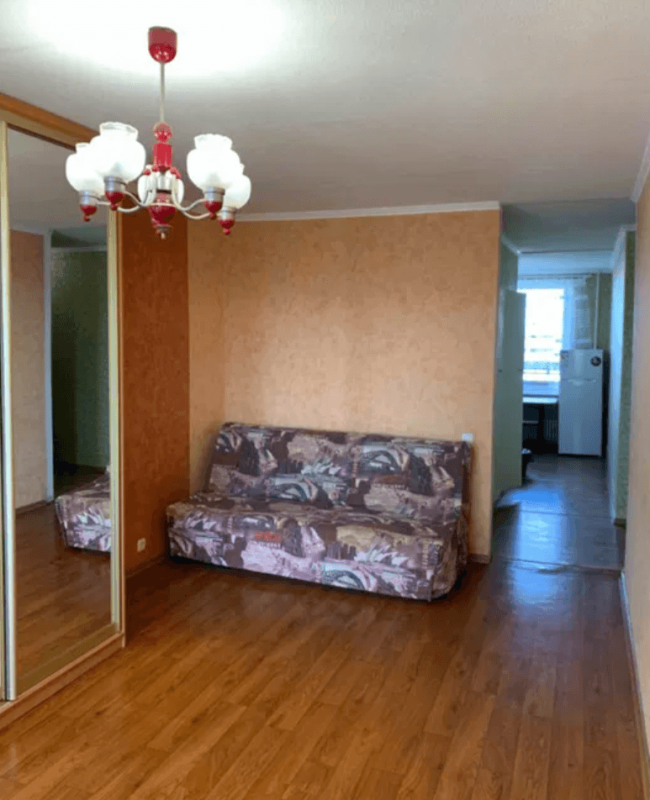 Long term rent 1 bedroom-(s) apartment Traktorobudivnykiv Avenue
