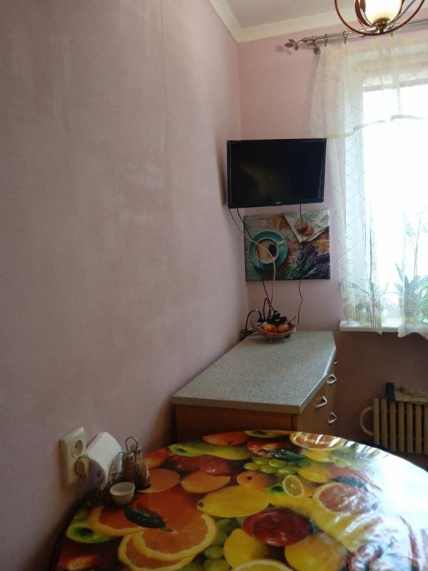 Продаж 3 кімнатної квартири 68 кв. м, Леся Сердюка вул. (Командарма Корка) 50