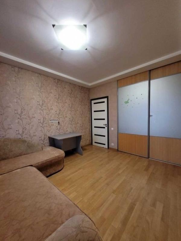 Продаж 2 кімнатної квартири 81 кв. м, Академіка Павлова вулиця 142б