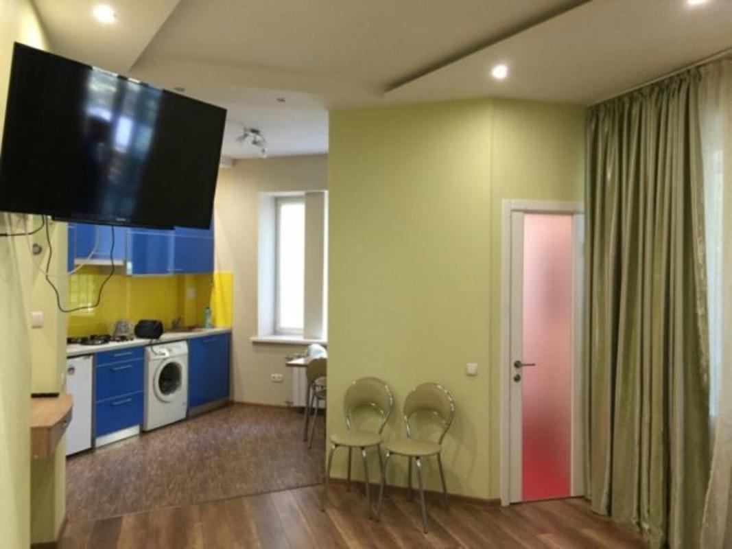 Long term rent 1 bedroom-(s) apartment Poezii Square 88