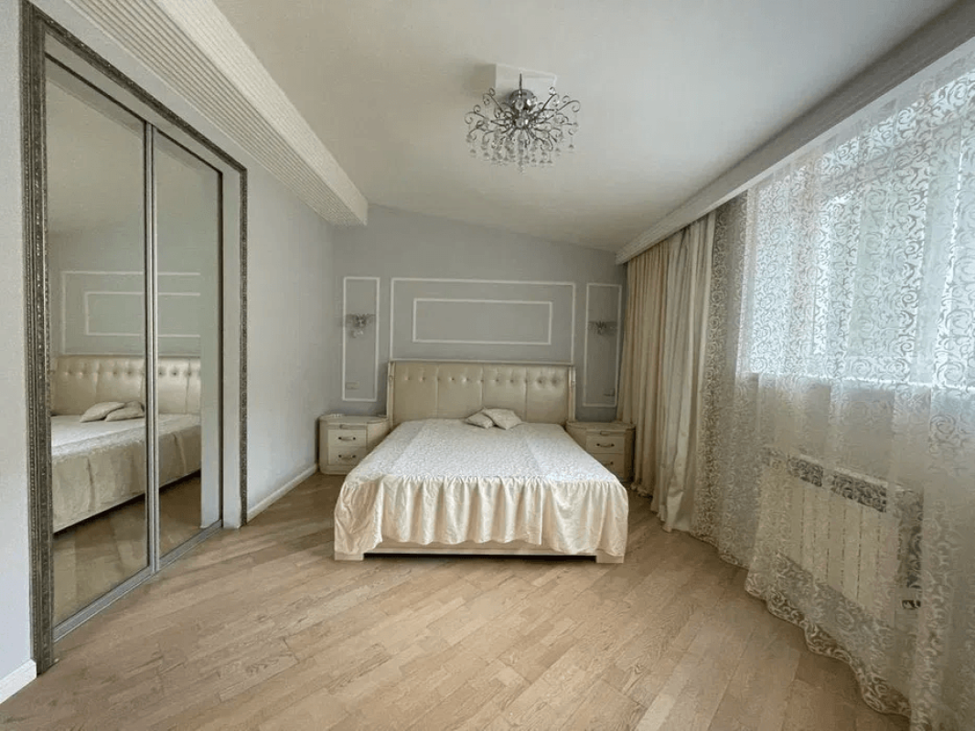 Long term rent 3 bedroom-(s) apartment Viacheslava Lypynskoho Street (Chapaieva Street) 8