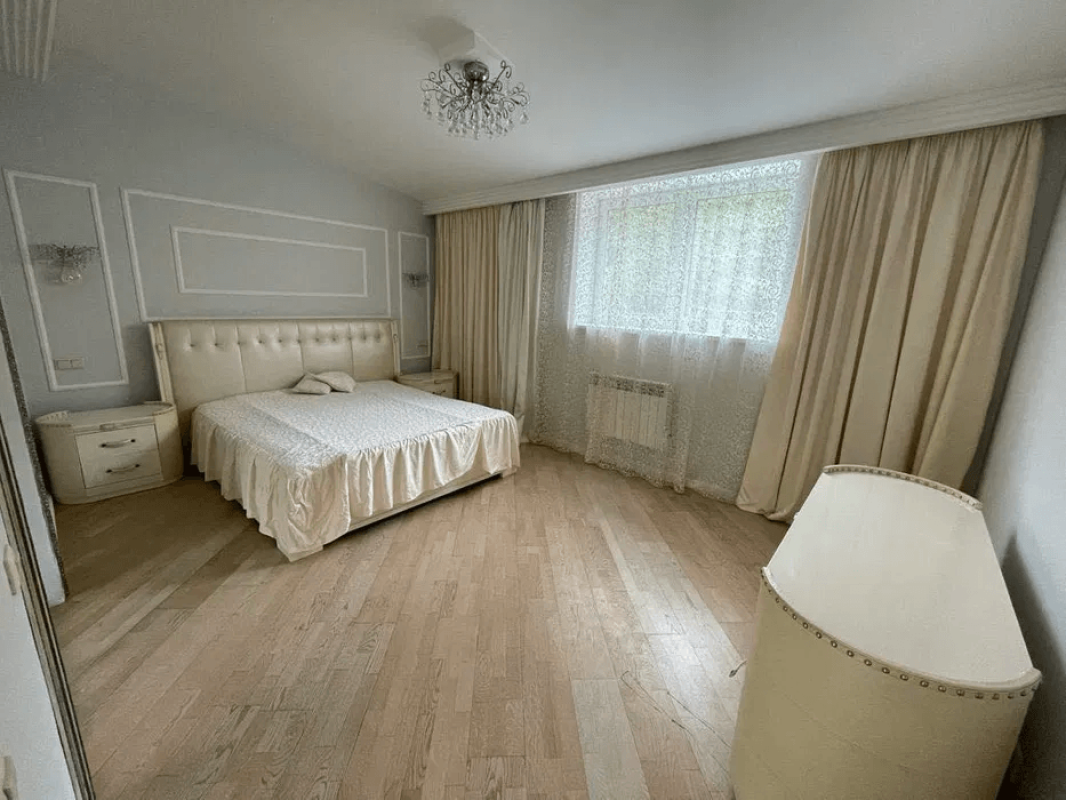 Long term rent 3 bedroom-(s) apartment Viacheslava Lypynskoho Street (Chapaieva Street) 8