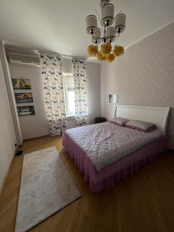 Долгосрочная аренда 3 комнатной квартиры Дмитриевская ул.