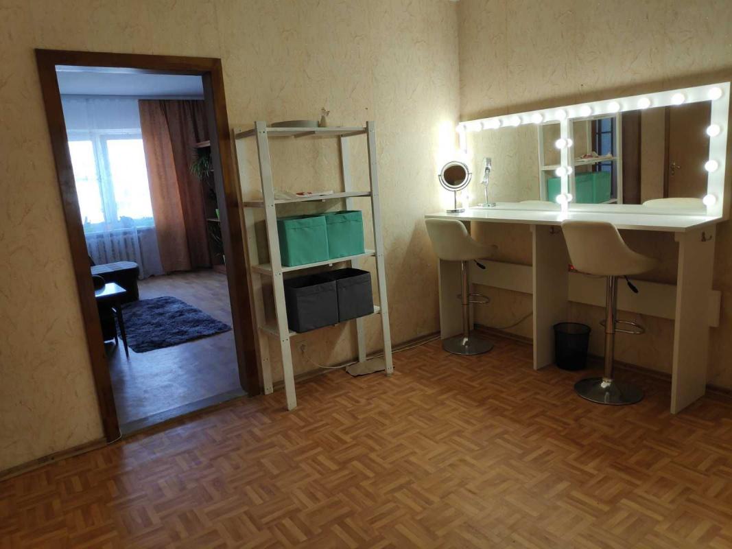 Довгострокова оренда 2 кімнатної квартири Олени Пчілки вул. 2б