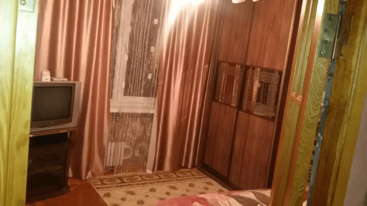 Long term rent 2 bedroom-(s) apartment Chaykovska Street 33б