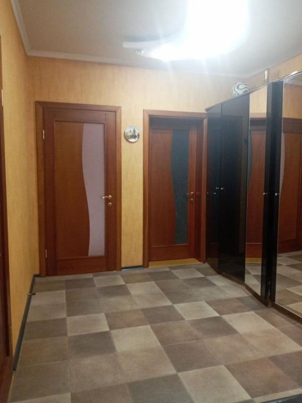 Долгосрочная аренда 3 комнатной квартиры Титаренковский пер.