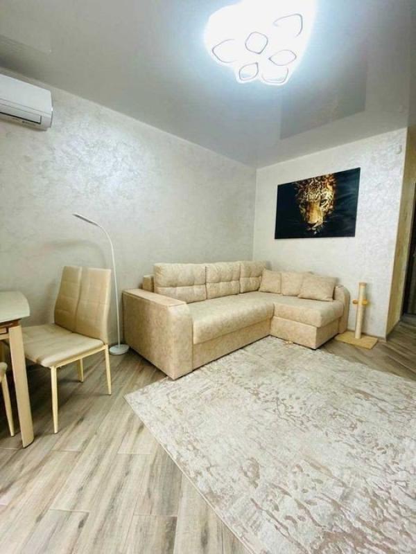 Продаж 1 кімнатної квартири 44 кв. м, Драгоманова вул. 6