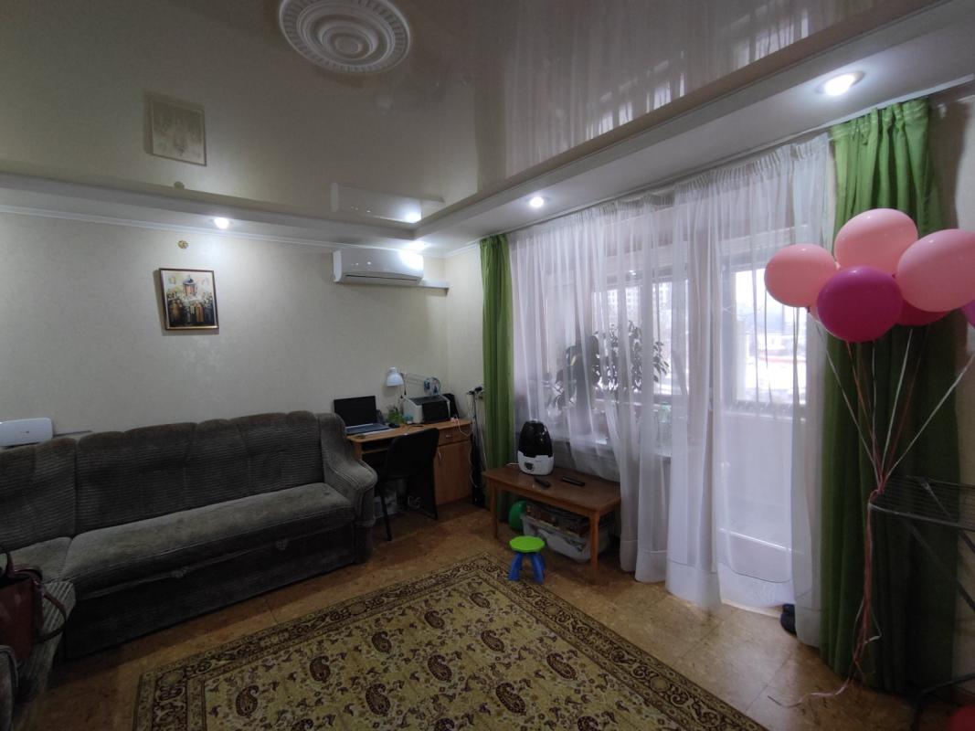 Продаж 2 кімнатної квартири 56 кв. м, Героїв Харкова просп. 95