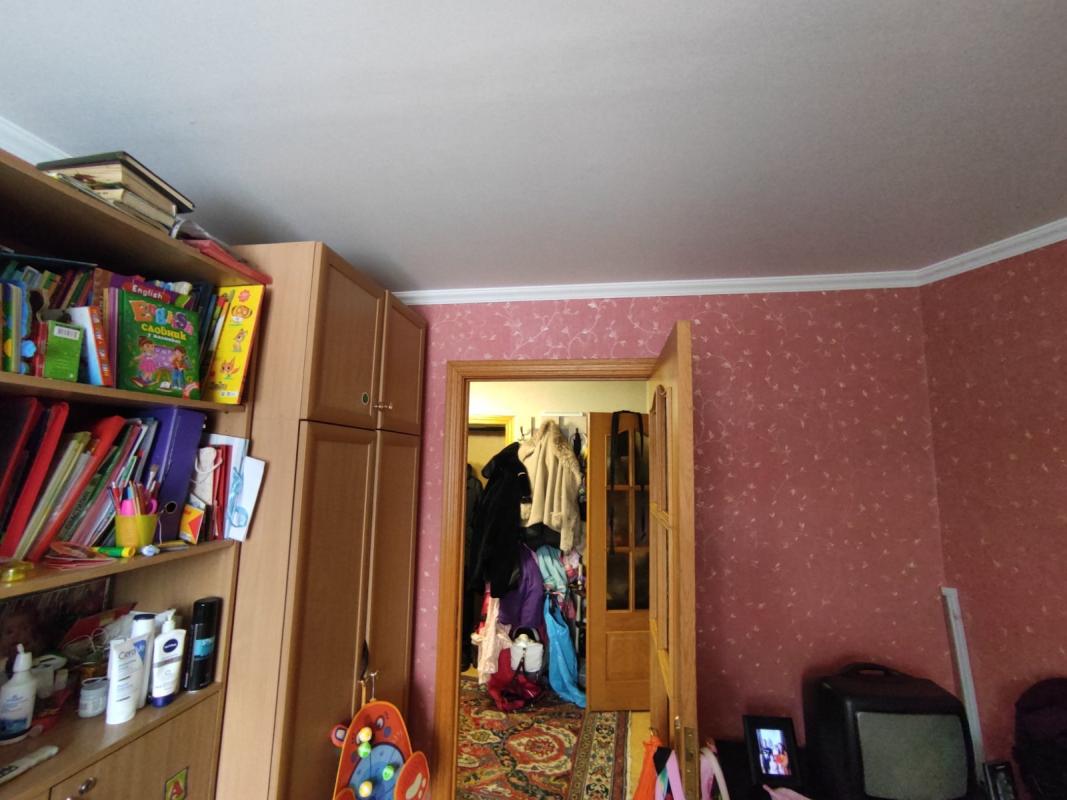 Продаж 2 кімнатної квартири 56 кв. м, Героїв Харкова просп. 95