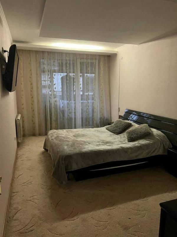 Sale 3 bedroom-(s) apartment 65 sq. m., Heroiv Pratsi Street