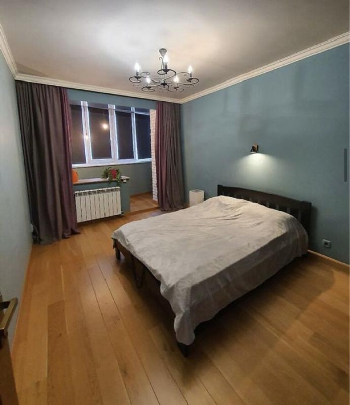 Sale 3 bedroom-(s) apartment 65 sq. m., Peremohy Avenue 66