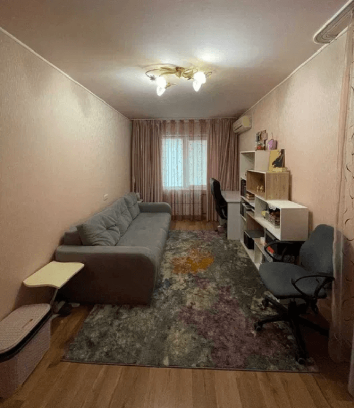 Sale 3 bedroom-(s) apartment 68 sq. m., Peremohy Avenue 72в