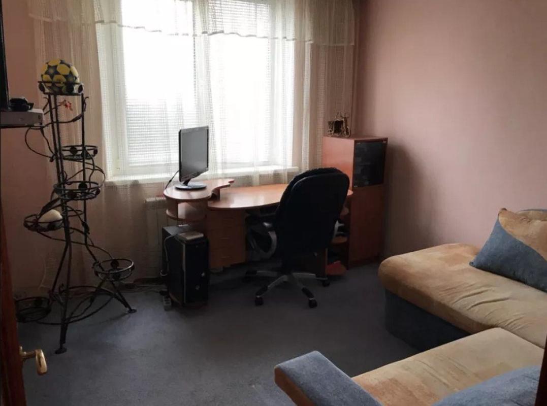 Long term rent 2 bedroom-(s) apartment Borzenka Street 2