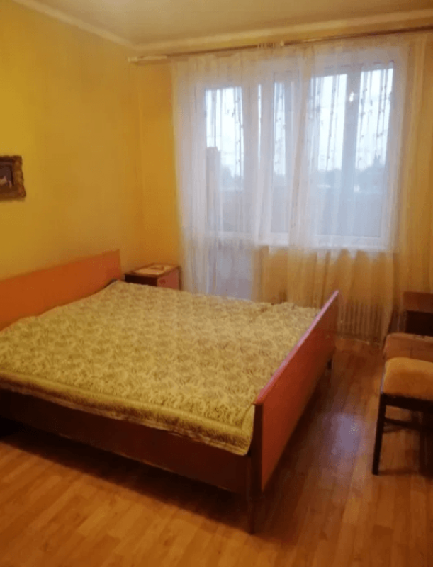 Продаж 3 кімнатної квартири 65 кв. м, Академіка Павлова вул.
