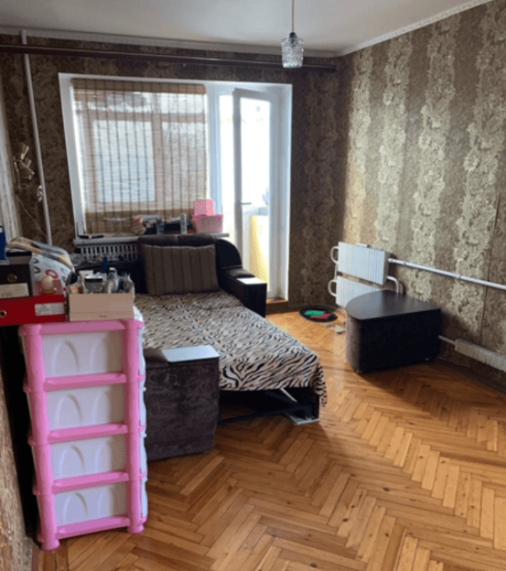 Продажа 3 комнатной квартиры 65 кв. м, Гвардейцев-Широнинцев ул. 18